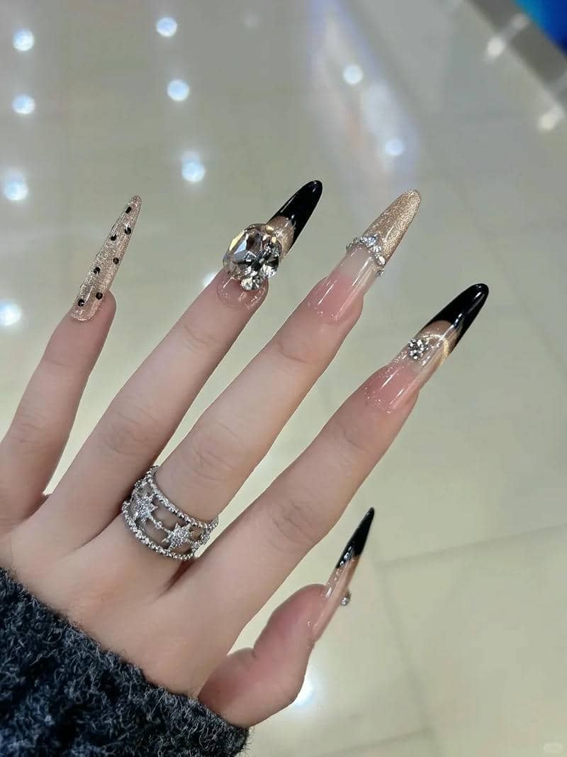 nail đen (1)