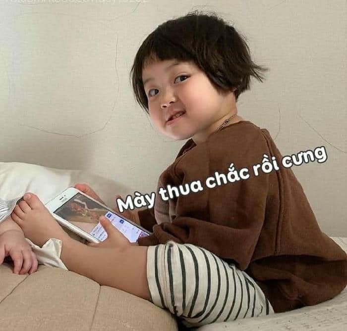 Hình meme cười khinh bỉ