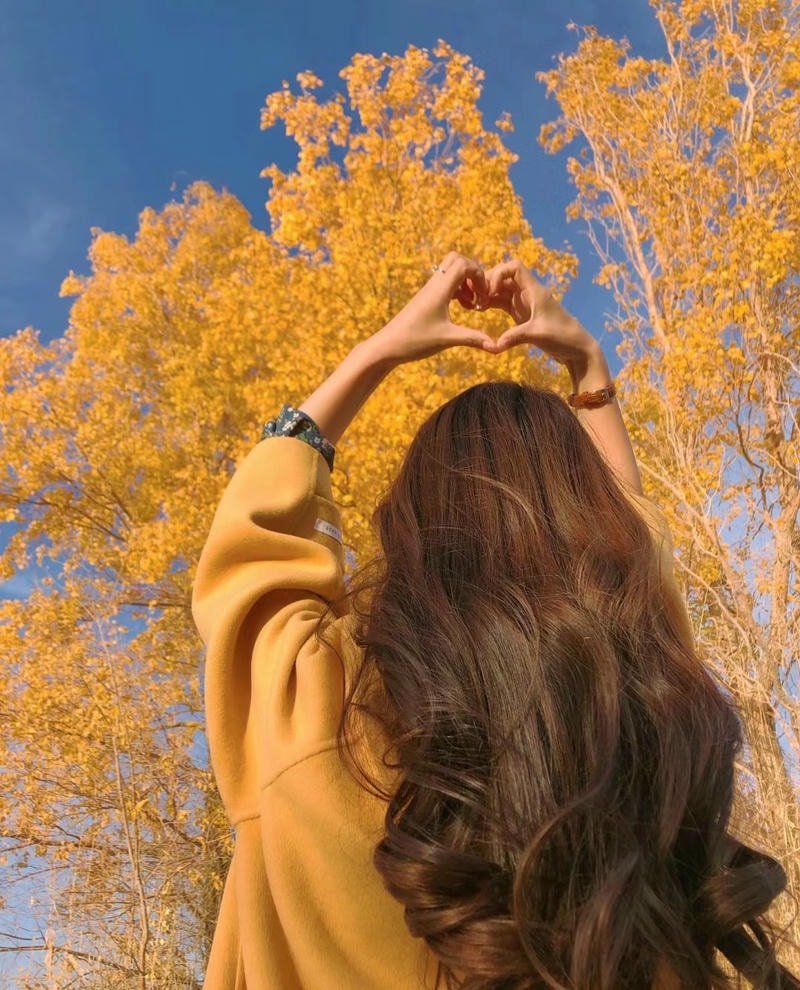 ảnh nữ xinh che mặt