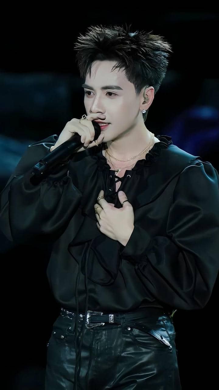 ảnh hình nền Quang Hùng