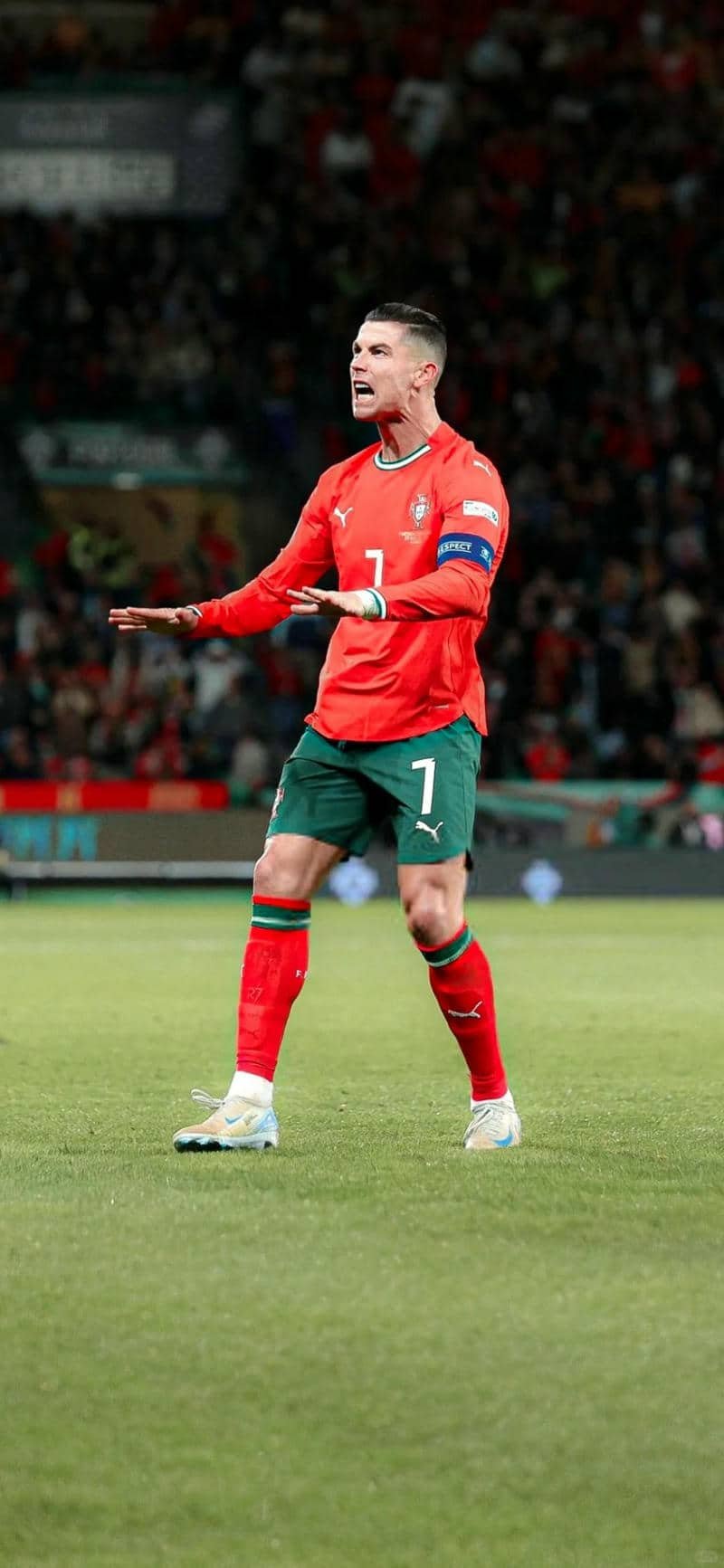 ảnh ronaldo đẹp làm hình nền