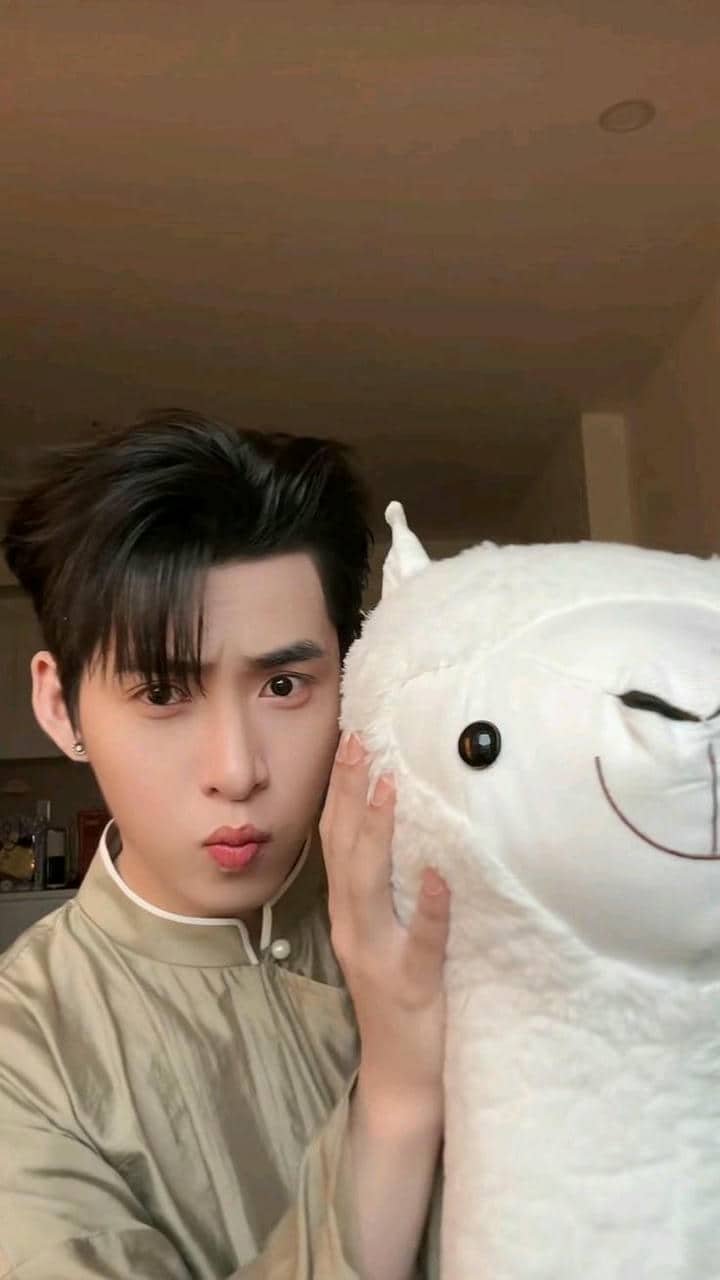 hình ảnh Hùng Huỳnh đẹp