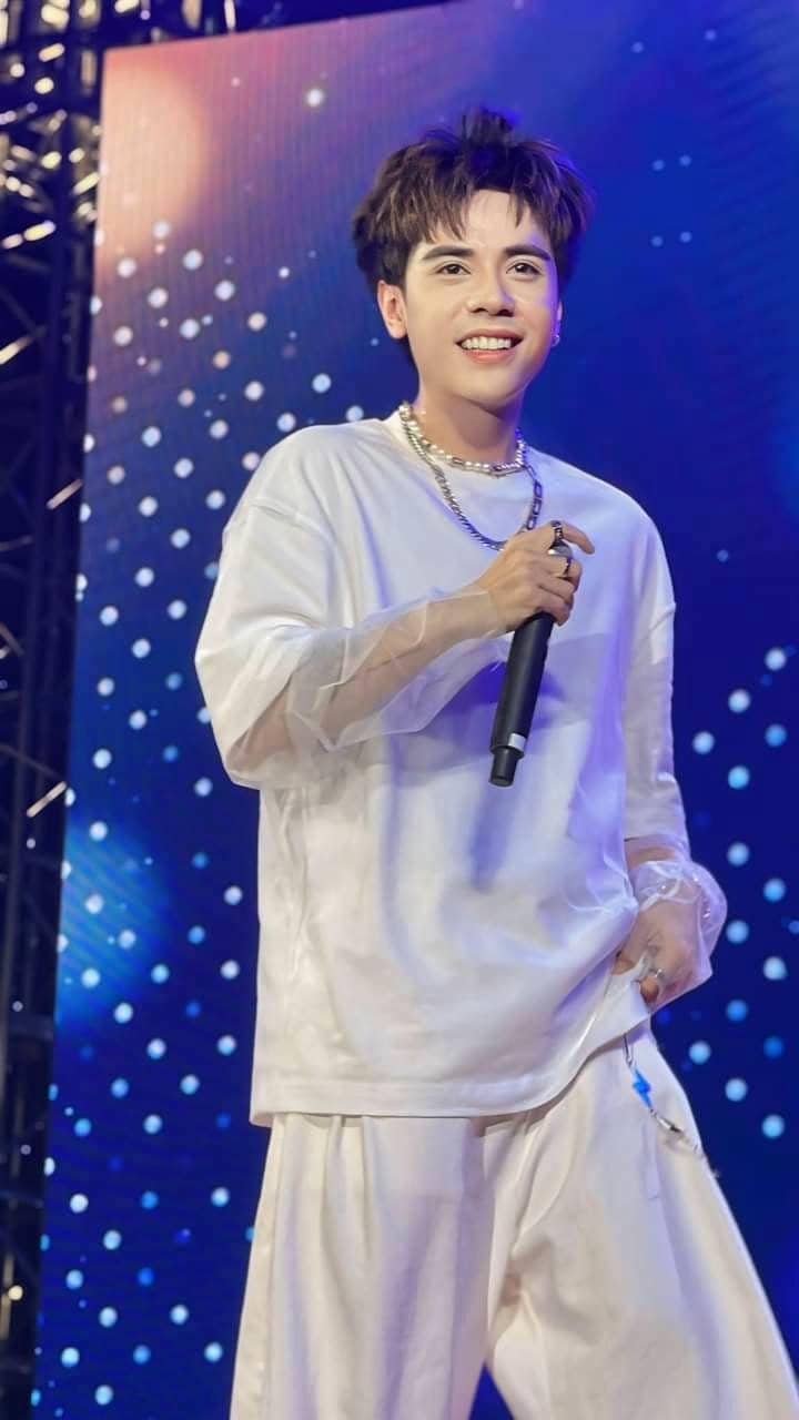 nền Quang Hùng MasterD